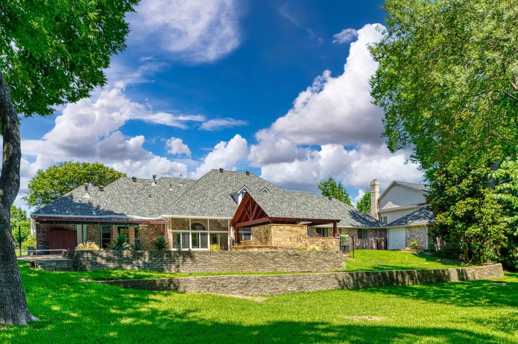 house_view, yard, house_view, house_view