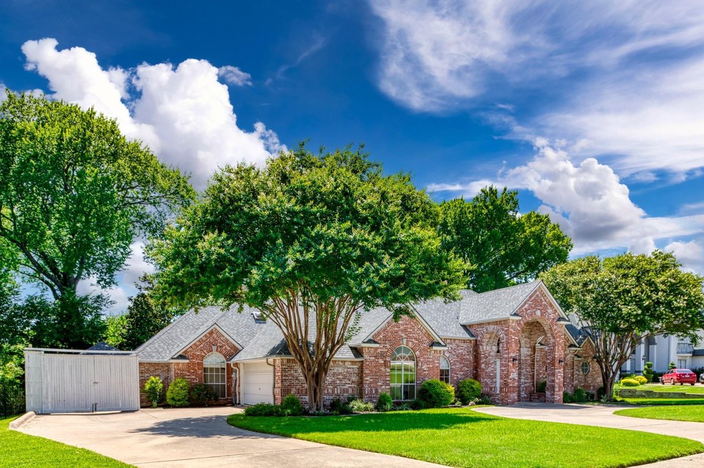 house_view, road_view, yard, house_view, house_view, house_view