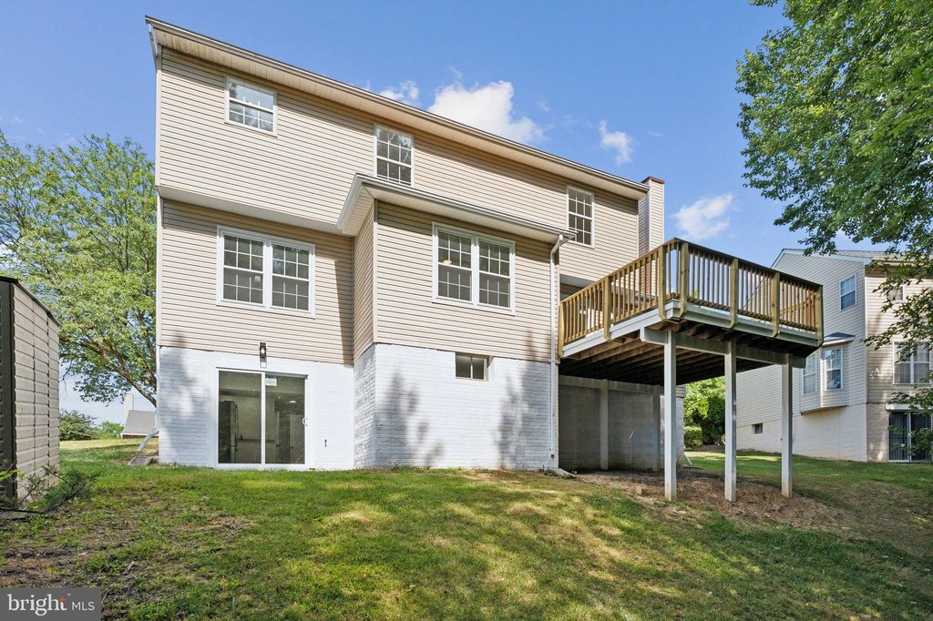 house_view, porch, yard, house_view, house_view