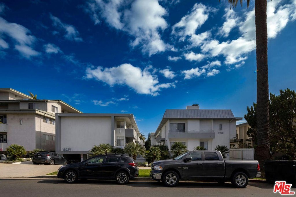 house_view, road_view, house_view, house_view