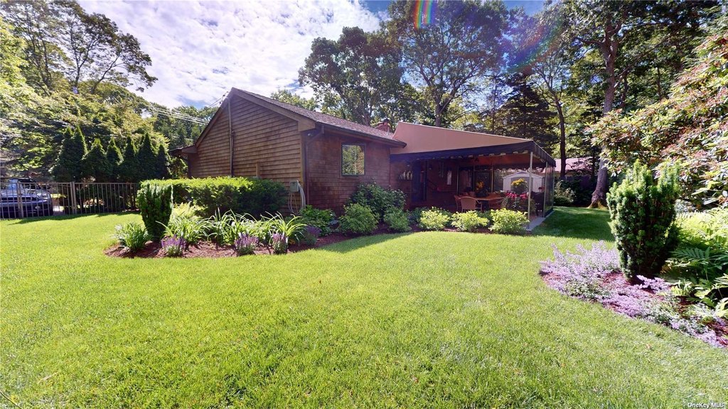 house_view, yard, house_view, house_view