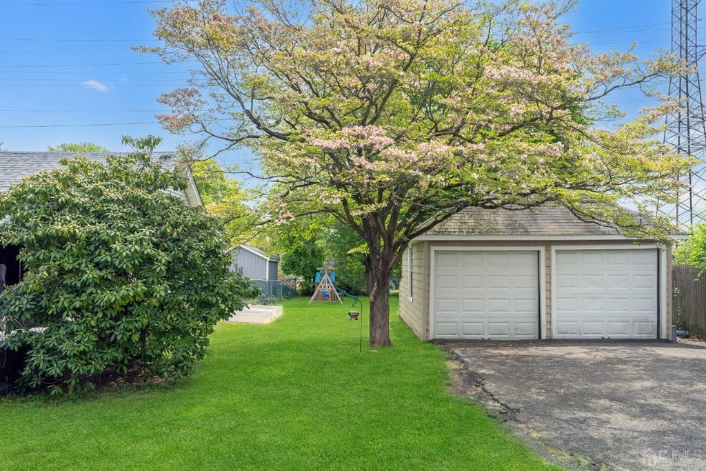 garage, house_view, yard, house_view, unknown