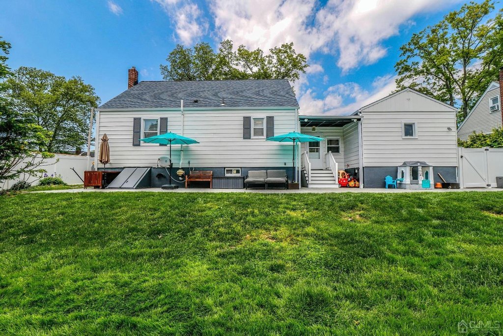 house_view, porch, yard, house_view, house_view